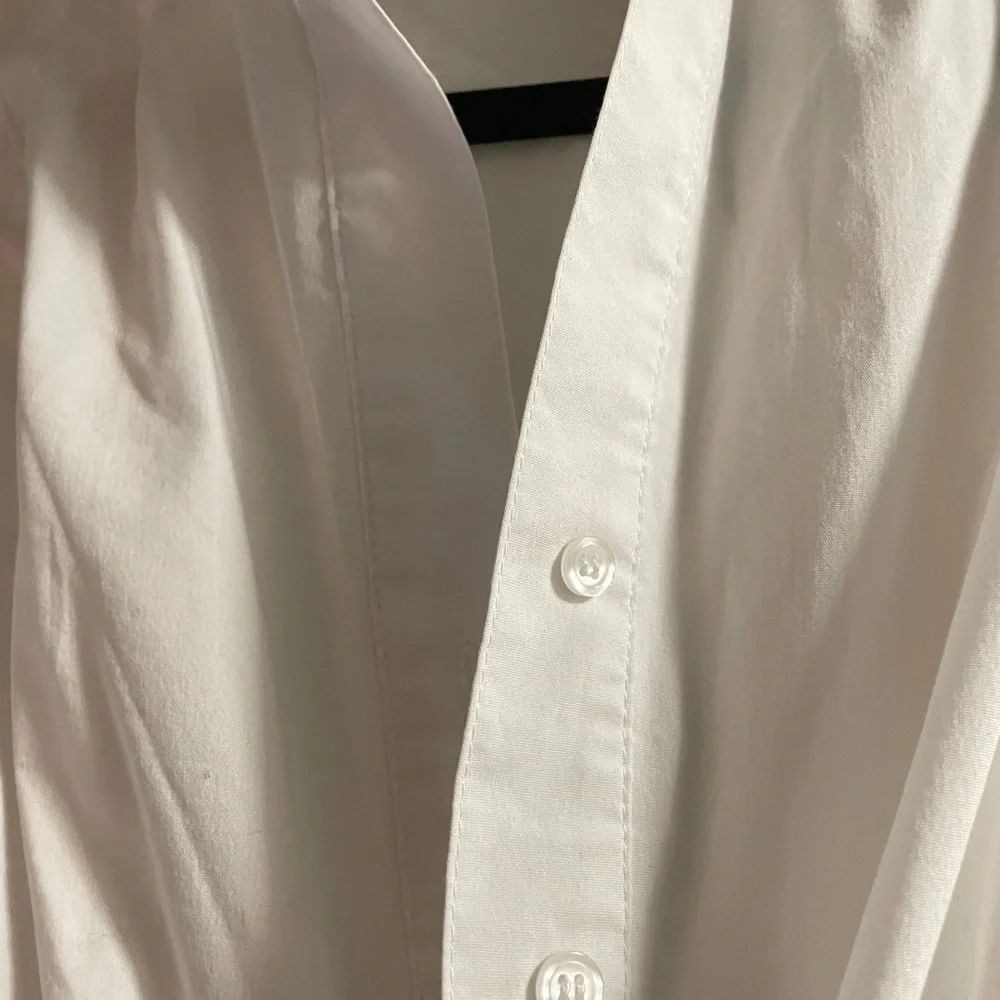 Tahiri sleeveless button down - Picture 2 of 5